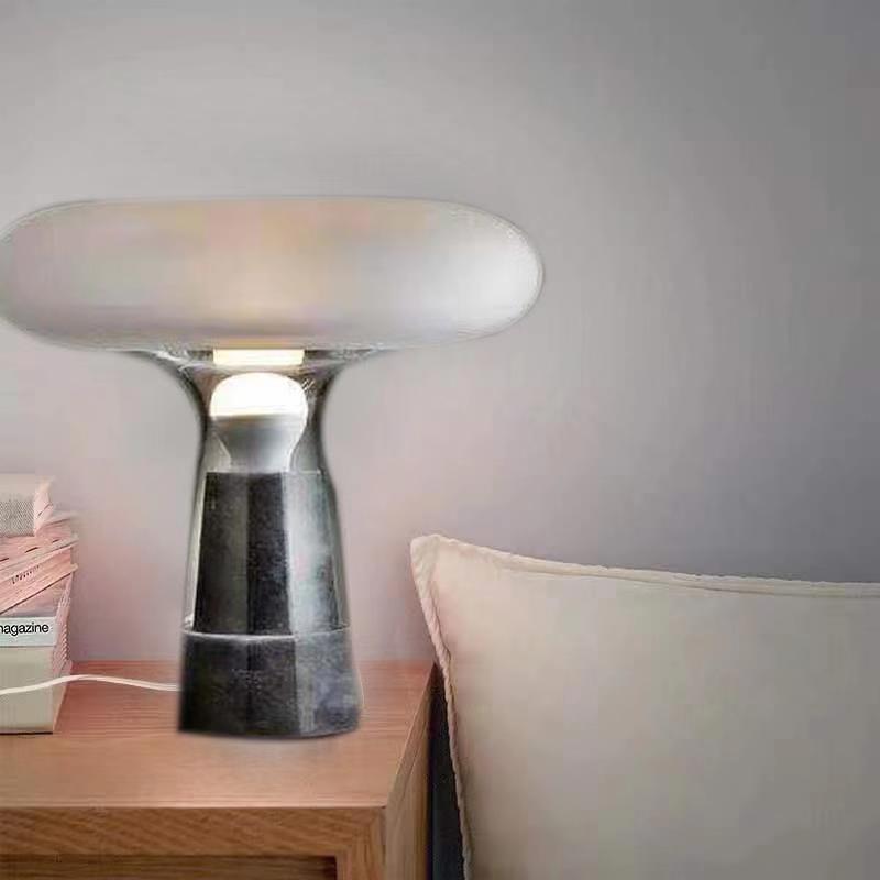 Moderne Glas Tischlampe mit Marmorbasis