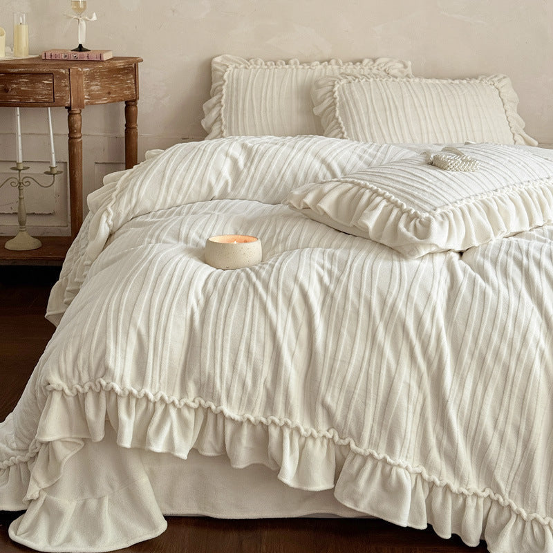 Double Duvet Covers in Cotton Gauze with Pintuck Ruffle Trim