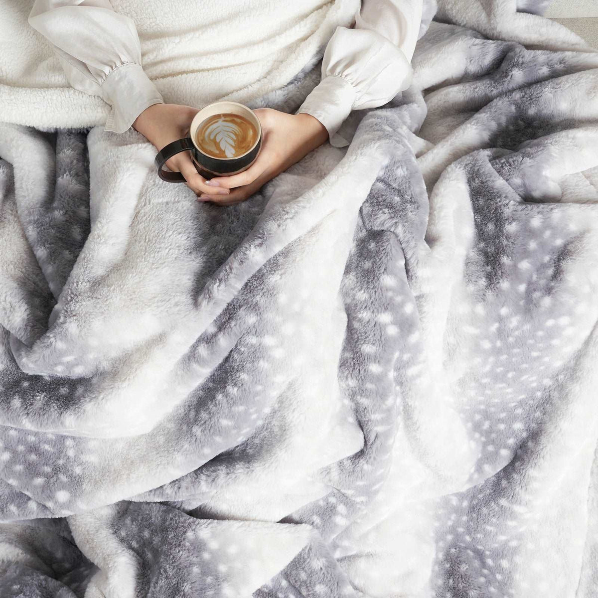 Faux Fur Throw Soft Deer Print, Machine Washable Sofa Blanket