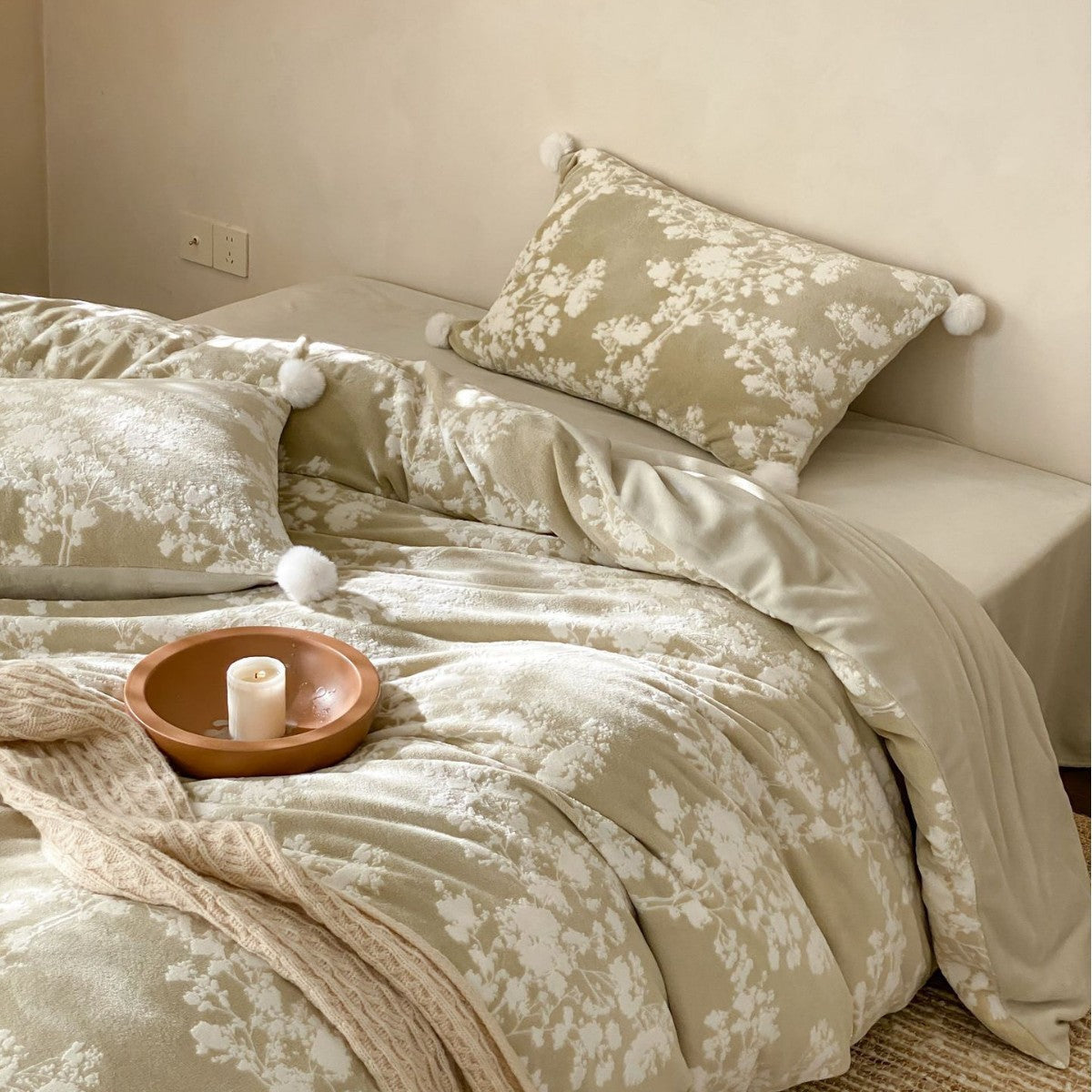 Fleece Bedding Reversible Plush Duvet Cover with Pom-Pom Pillowcases