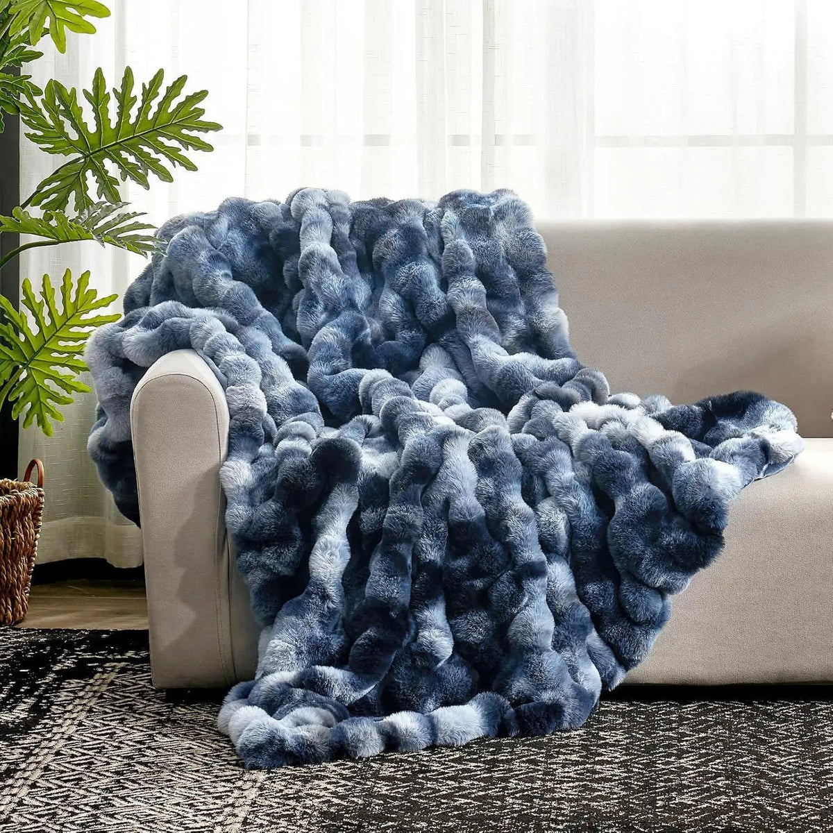 Sofa Throws in Thick Pile, Double-Layer Bubble Quilted Design