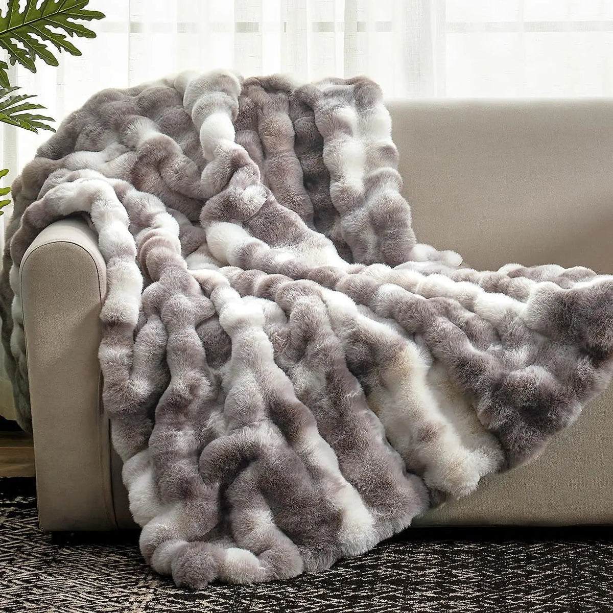 Sofa Throws in Thick Pile, Double-Layer Bubble Quilted Design