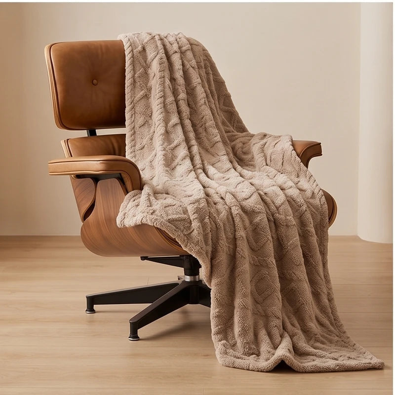 Throws in Quilted Fleece with Raised Jacquard Texture, Lightweight