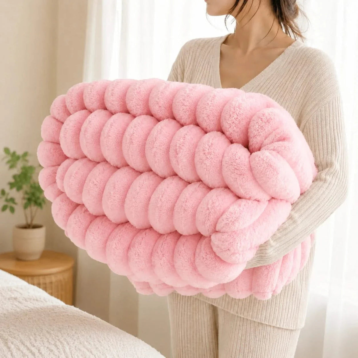 Bed Throws in Soft Ribbed Fleece, Heavy Machine-Washable Blanket