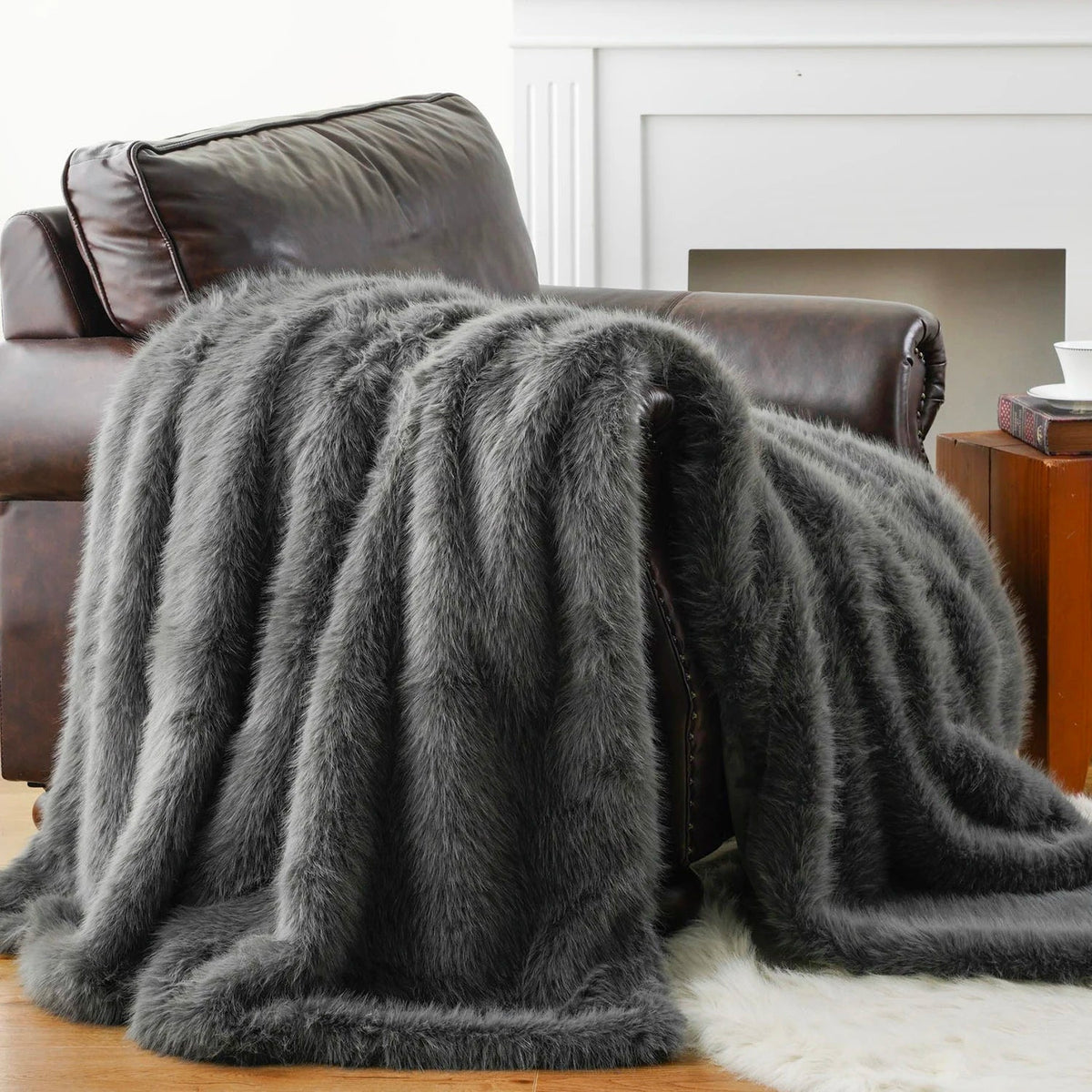 Faux Fur Throw Blanket with Long-Pile Texture and Velvet Backing