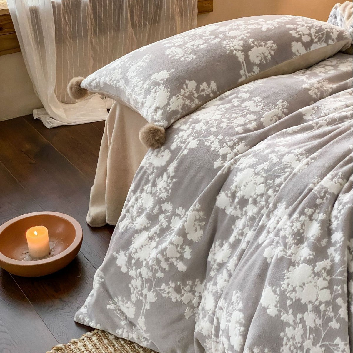 Fleece Bedding Reversible Plush Duvet Cover with Pom-Pom Pillowcases