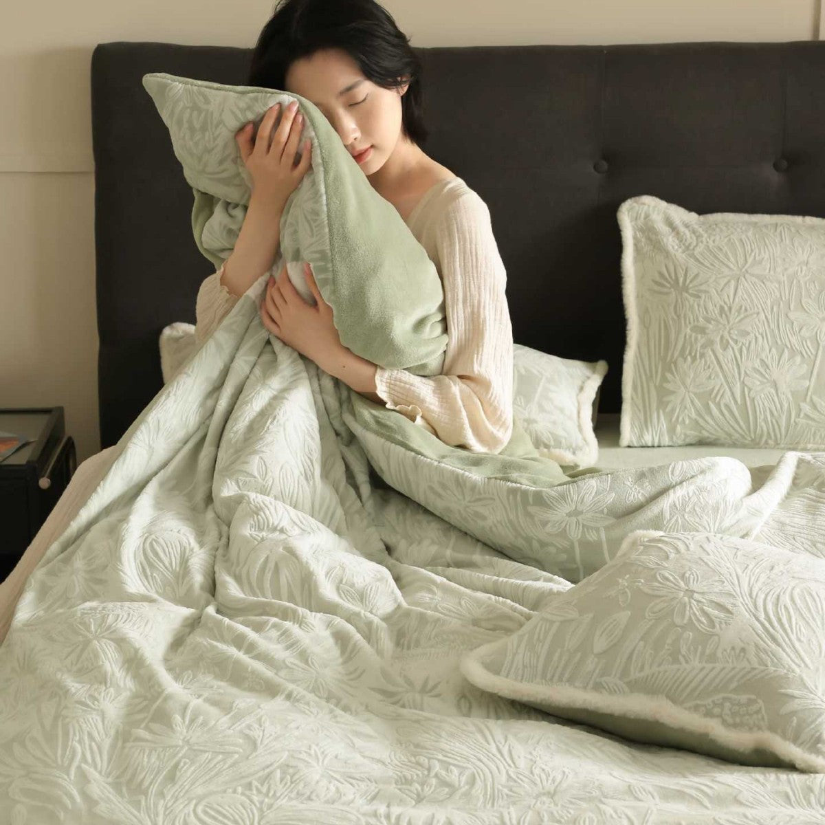 Fleece Bedding Set in Velvet, Warm and Reversible with Embossed Botanicals