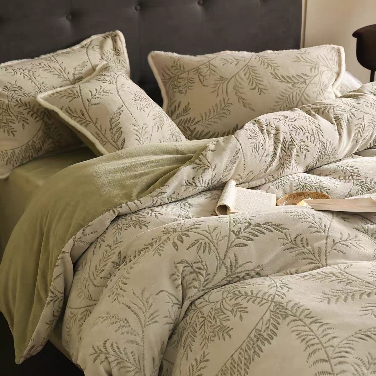 Fleece Bedding Set in Velvet, Warm and Reversible with Embossed Botanicals