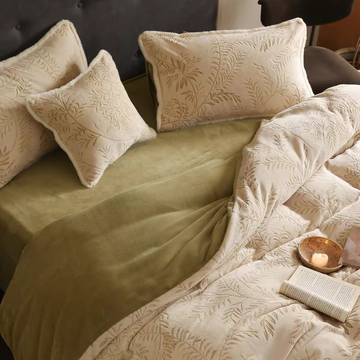 Fleece Bedding Set in Velvet, Warm and Reversible with Embossed Botanicals