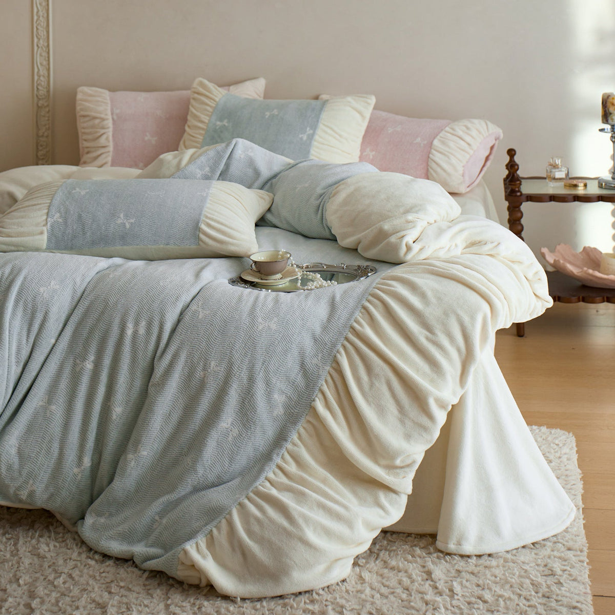 Fleece Bedding Set, Warm Plush Duvet Cover with Ruffled Edges