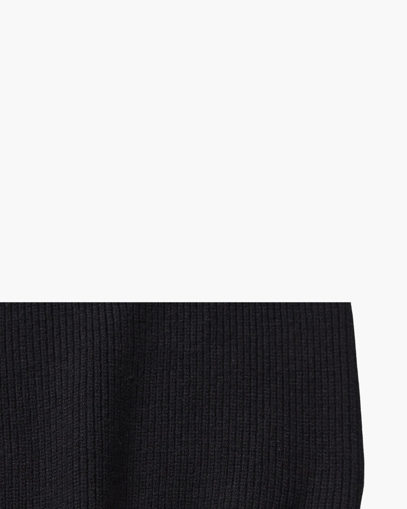 Men's Half-Zip Sweater With a Ribbed Stand Collar - Black