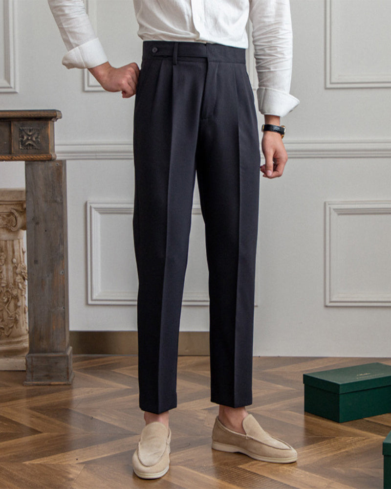 Men's Pleated Trousers With a Tab-Front Waistband - Black