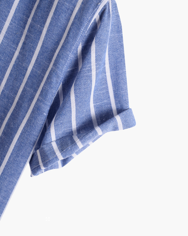 Men's Vertical-Stripe Short-Zip Polo With a Band Neck - Blue
