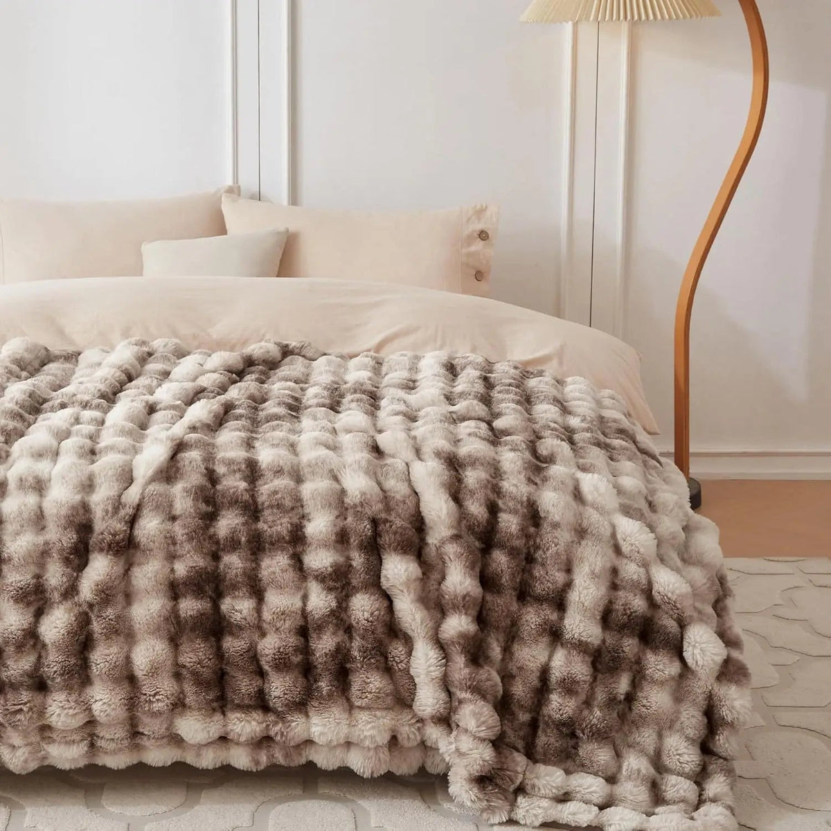 Sofa Throws in Thick Pile, Double-Layer Bubble Quilted Design