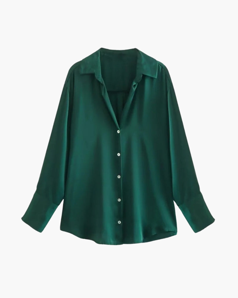 Women's Button Blouse With a Curved Shirttail Hem - Emerald Green