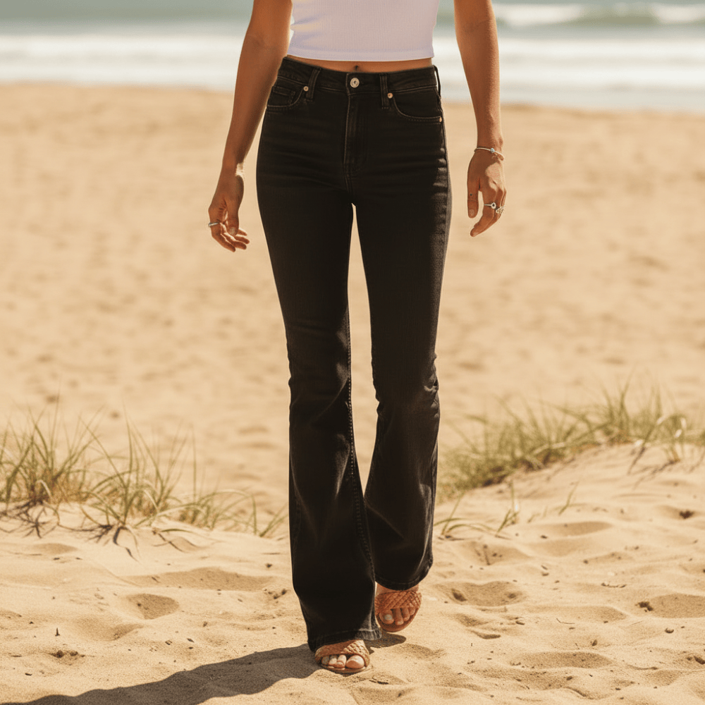 Women's Flare Leg Boyfriend Jeans With Zip Fly - Black