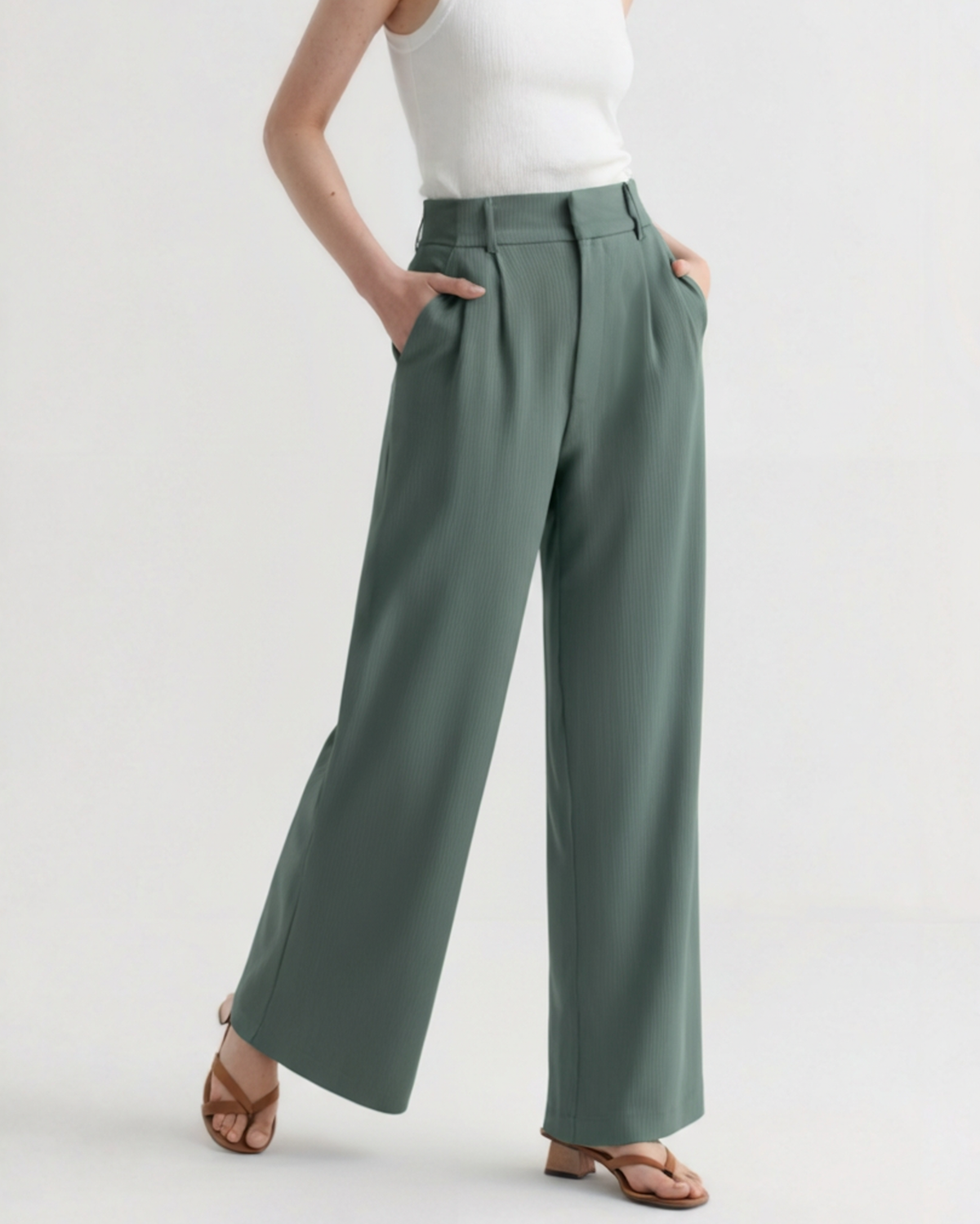 Women's Pleated Wide-Leg Trousers With Side Pockets - Green