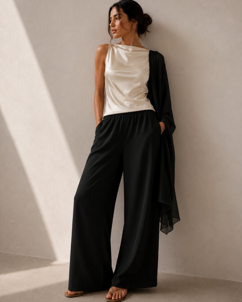 Women's Wide-Leg Trousers With a Gathered Waist - Black